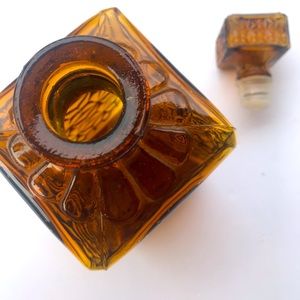 🦩Vintage Cut Glass Whiskey Decanter- dark Amber